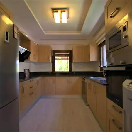 Child Friendly Villa With Pool In City Center * فتحية